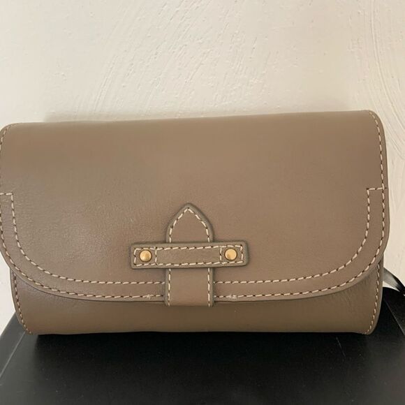 NWT Frye Olivia Wallet Leather Crossbody - Picture 1 of 7